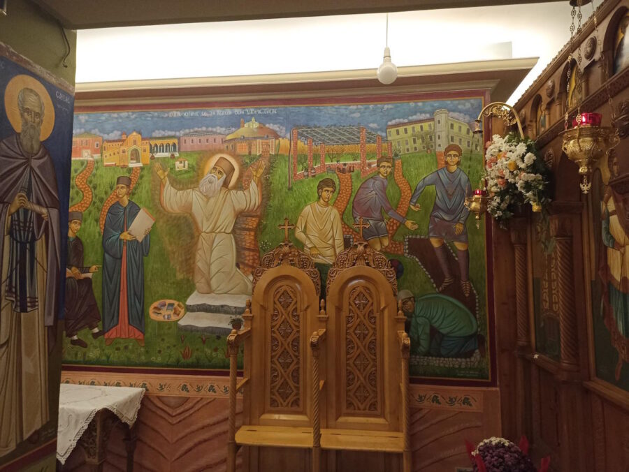 Φωτογραφίες από το Παρεκκλήσι Αγίου Νεκταρίου στον ιερό Ναό υψώσεως Τιμίου Σταυρού Κυψέλης