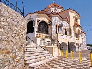 Φωτογραφίες από το Ναό του Αγίου Νεκταρίου στην Καμάριζα Λαυρίου